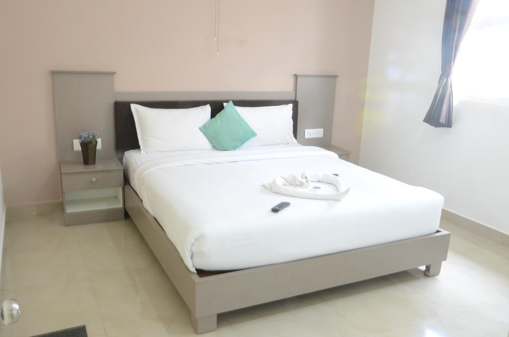 Oyo 4290 Silicon Suits บังกาลอร์ ภายนอก รูปภาพ