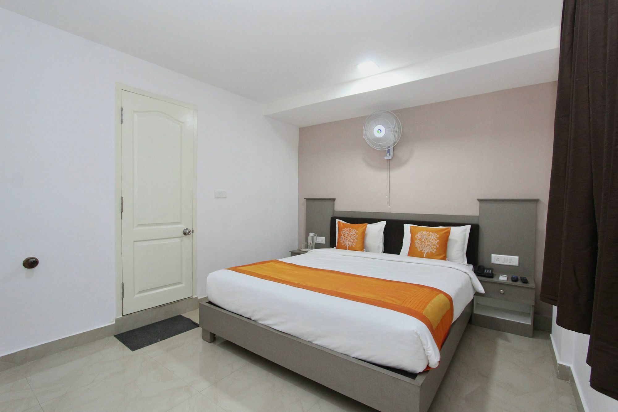 Oyo 4290 Silicon Suits บังกาลอร์ ภายนอก รูปภาพ