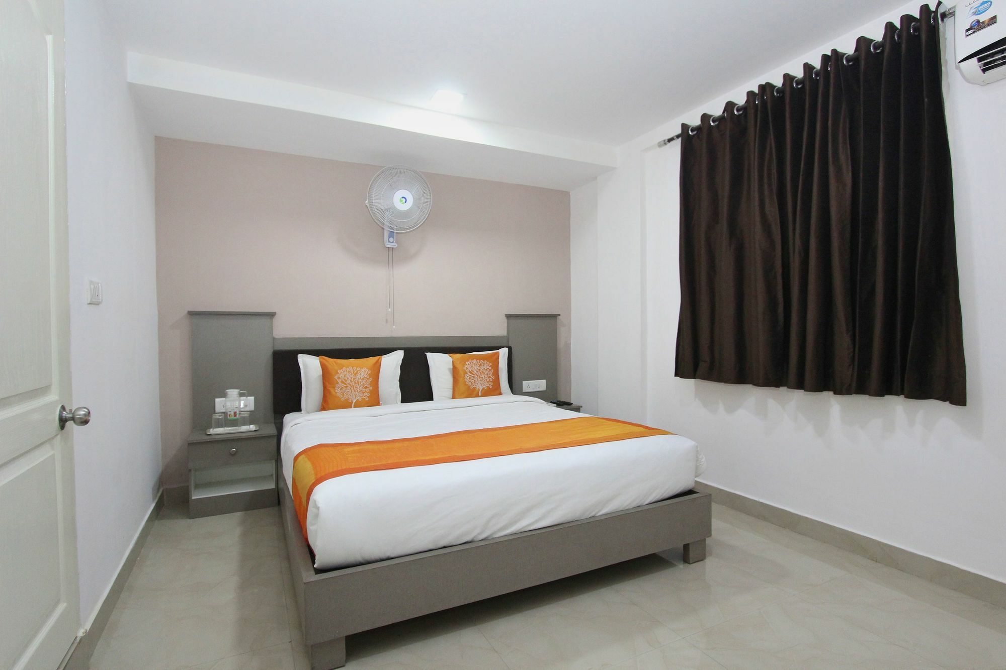 Oyo 4290 Silicon Suits บังกาลอร์ ภายนอก รูปภาพ